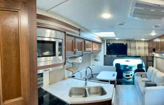 2019 Forest River 32 feet with opt. tow dolly