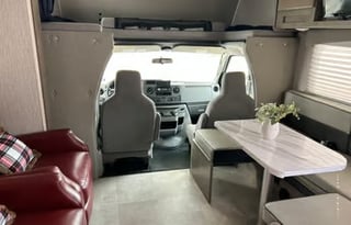 2021 Coachmen 30' of Roadtrip Comfort!