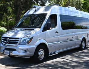 Airstream RV Interstate Interstate Lounge Wardrobe