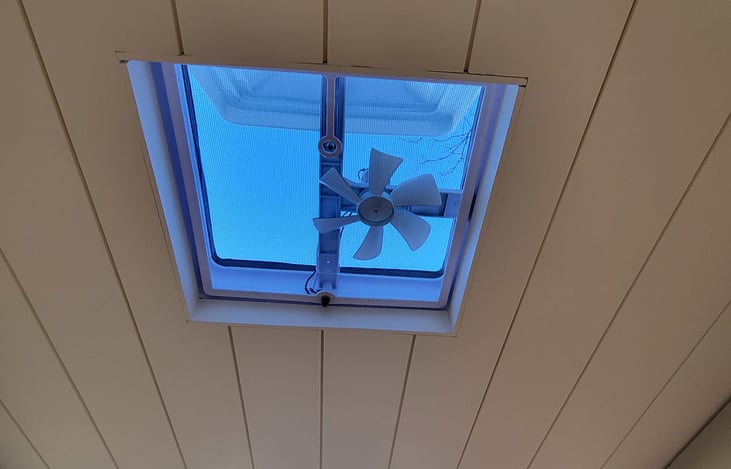 Rooftop vent fan