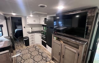 Time Off...2024 Venture RV Stratus Sport SR289VBHS