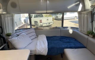 2021 Airstream Globetrotter 27FB - The LainnaBelle