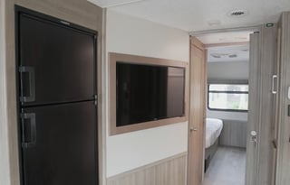 A5 Pursuit Sleeps6-Comfort, Space, Road Confidence