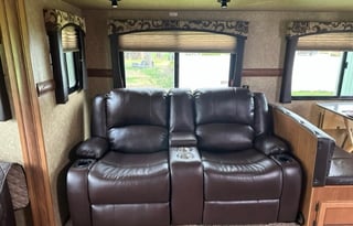 Couples Retreat & Pet Friendly Camper Rental