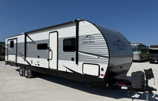 2021 Della Terra 323QB Bunk House
