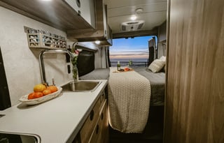 Beyond Glamping-Starlink Included-The Silver Spoon