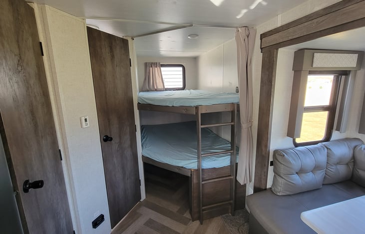 Bunkbeds | Curtain Open