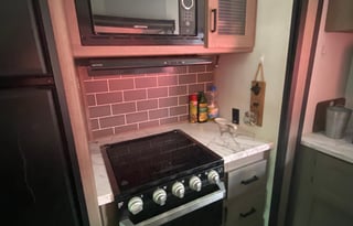 2021 Keystone RV Hideout (Delivery Available)