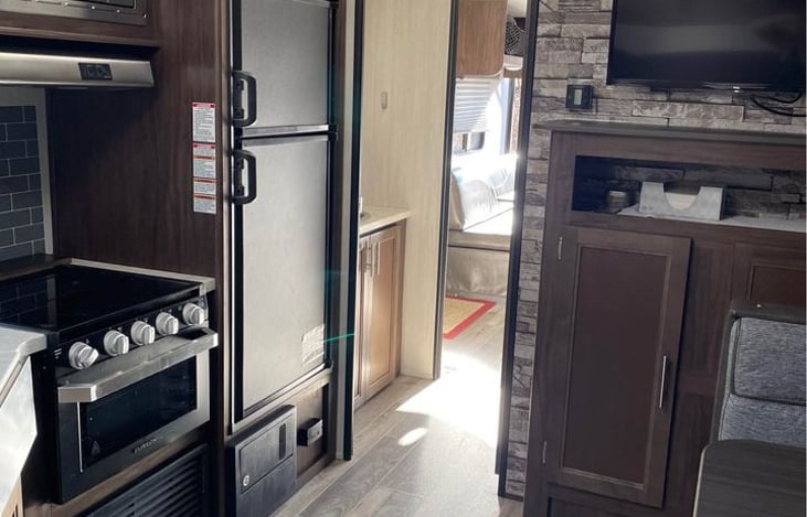 kitchen walking into toy hauler area