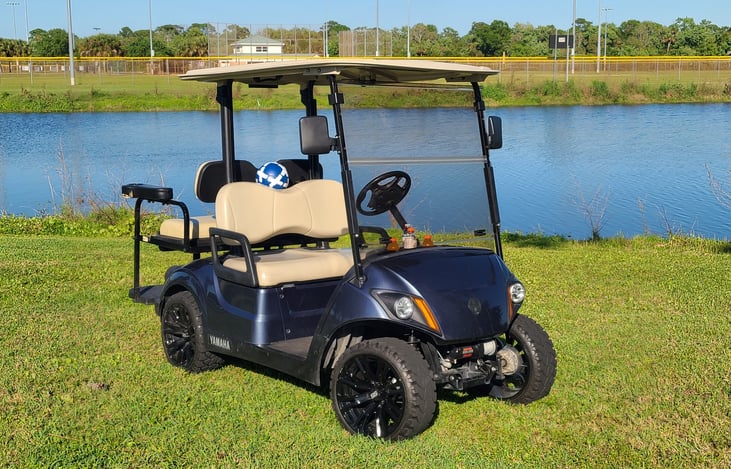 Electric golf cart available for rent