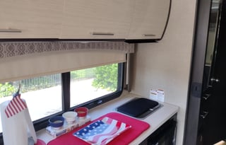 2018 Thor Motor Coach Vegas 25.3