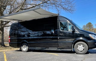 Easy to Drive,Mercedes Safety,7 Seatbelts,King Bed