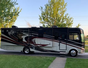 Forest River RV Georgetown XL 352QSF