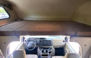 Make great memories in our Roomy Thor Chateau 31L!