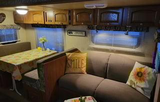 Great Family Getaway w/ 2 Slide Outs(Hybrid)