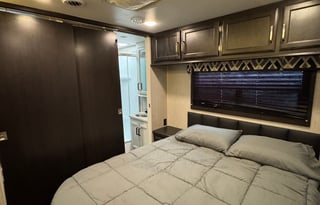 '21 Entegra Odyssey 31F | Stocked |Sleeps 8| Bunks
