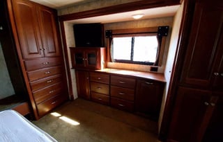 2011 Winnebago Adventurer 35P
