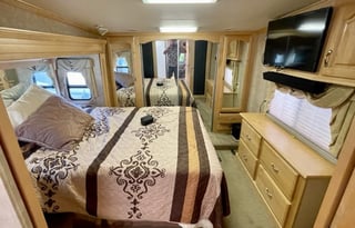 John's 38' OFF GRID SOLAR Fifth Wheel