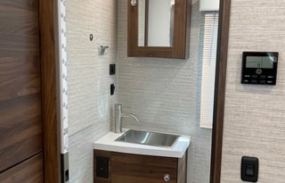 2021 Winnebago Navion 24D