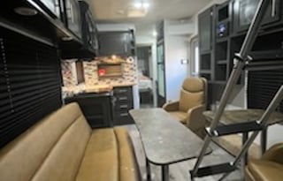 2014 SANDSTORM toy hauler