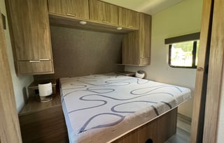 2021 Minnie Winnie with Full Size Bunks!