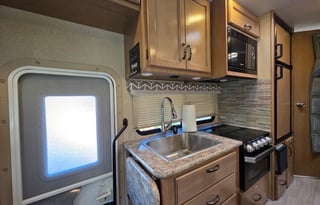 2019 Thor Motor Coach Daybreak 22DB