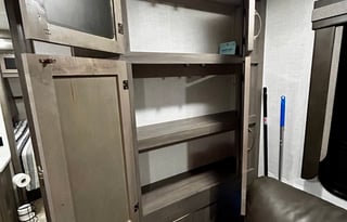 The Perfect Couples Getaway–King Bed + Cozy Vibes