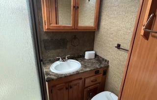 Relax & Unwind – Luxury RV Around OCMD!