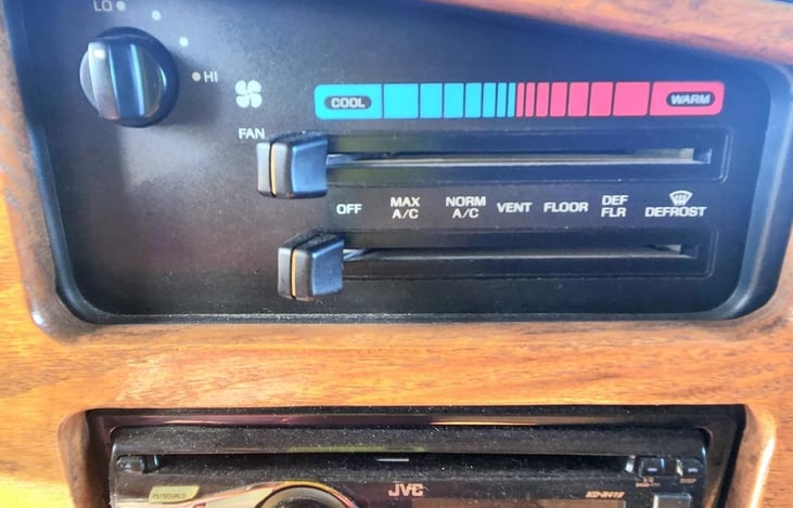 Has Bluetooth Adapter, Cabin Air and Heat, Cellphone Holder (Portable Truck GPS upon request)