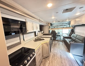 Thor Motor Coach Hurricane 34J