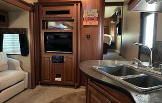 2013 Forest River WILDCAT 34' Bunkhouse 5th Wheel