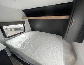 Keystone RV Springdale m-2010BH