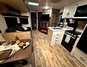 Venture RV SportTrek Touring Edition STT343VBH