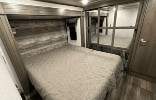 "Hill Country Cougar" Keystone Cougar 368MBI