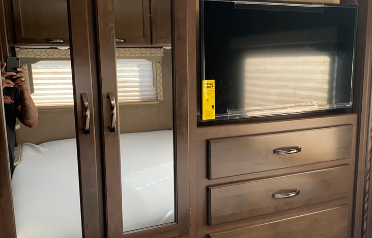 Master bedroom tv 32 inch