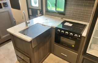 Lisa and Earl's Family Adventure RV Rental