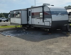 Prime Time RV Avenger 28REI