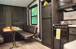 Generator / Sleeps 6  Plus / Deck