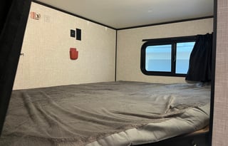 Cozy, fully stocked off-grid escape