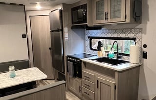 2022 Dutchmen RV Coleman Lantern LT Series 274BH