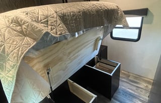 Glamping StarCraft experience