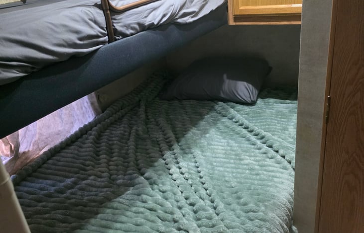 Single over full bunk