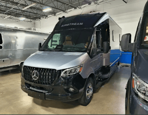 Airstream RV Atlas Murphy Suite