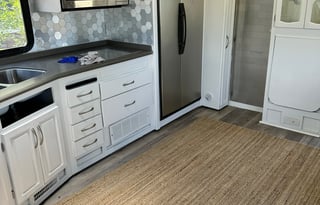 Recently Remodeled 2005 Fleetwood Pace Setter