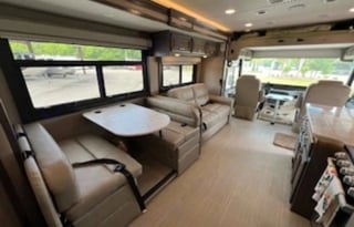Bon-Bon - The Luxury Getaway RV