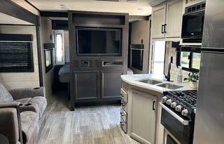 2022 Jayco 36’ – Sleeps 8,Private Bedroom,Spacious