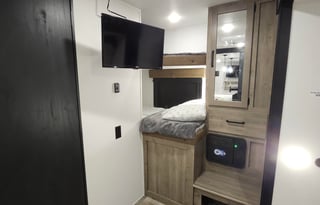 Holidays are here Book early 3 ACs, 2 Bathrooms!!!