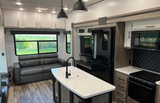 2021 Heartland Milestone 326RL