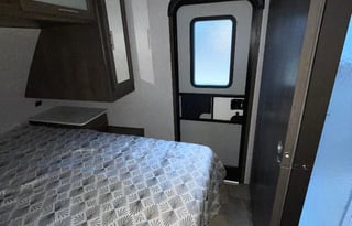 2021 Dutchmen RV Coleman Light 3215BH