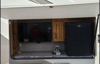 2017 Thor Motor Coach Quantum RQ29